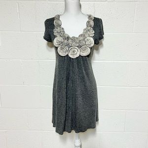 Pink Rose Petite Short-Sleeve Gray Dress w/Floral Appliqué Size PS
